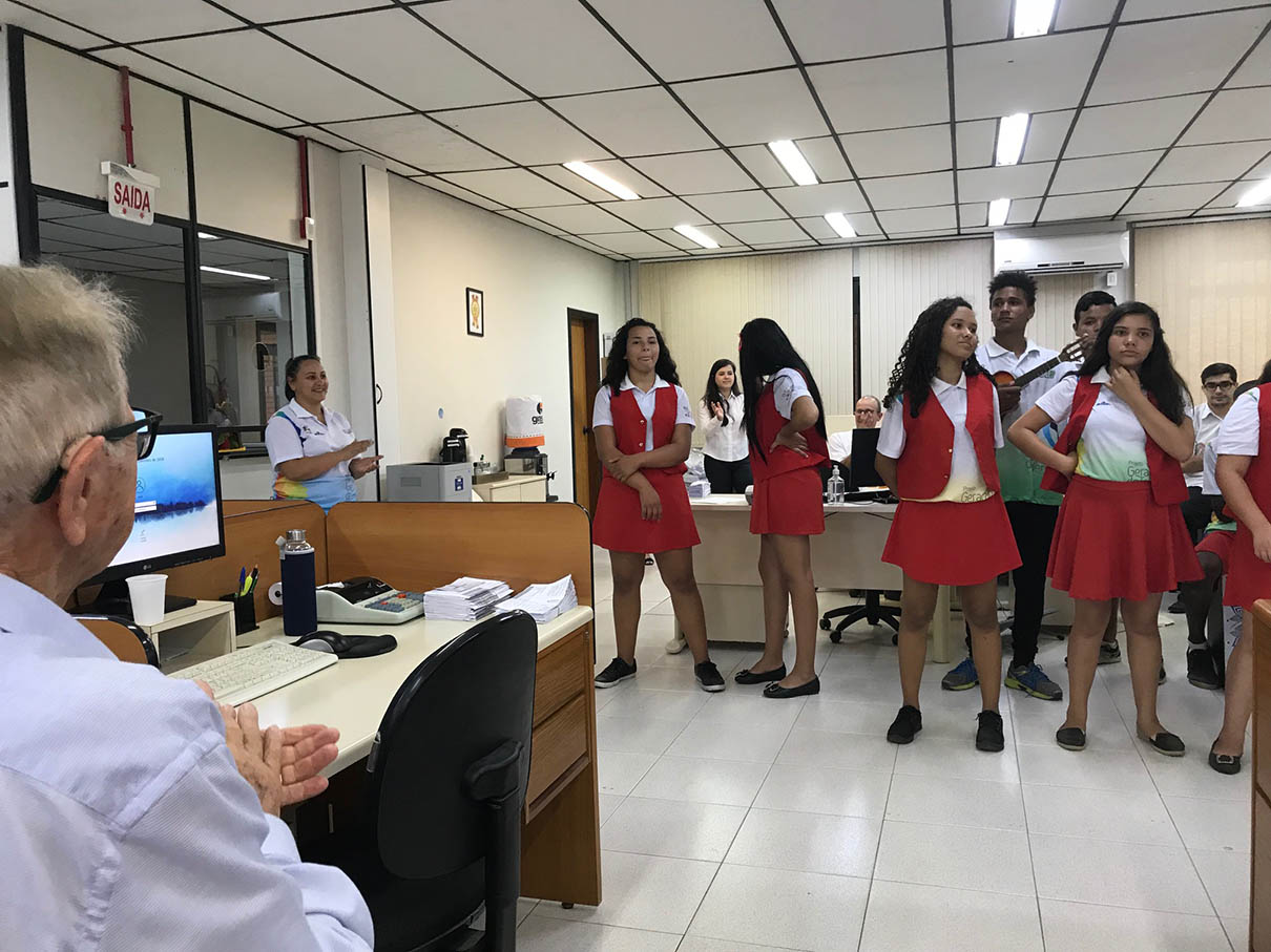 Coral do Bairro da Juventude faz apresentação na Central