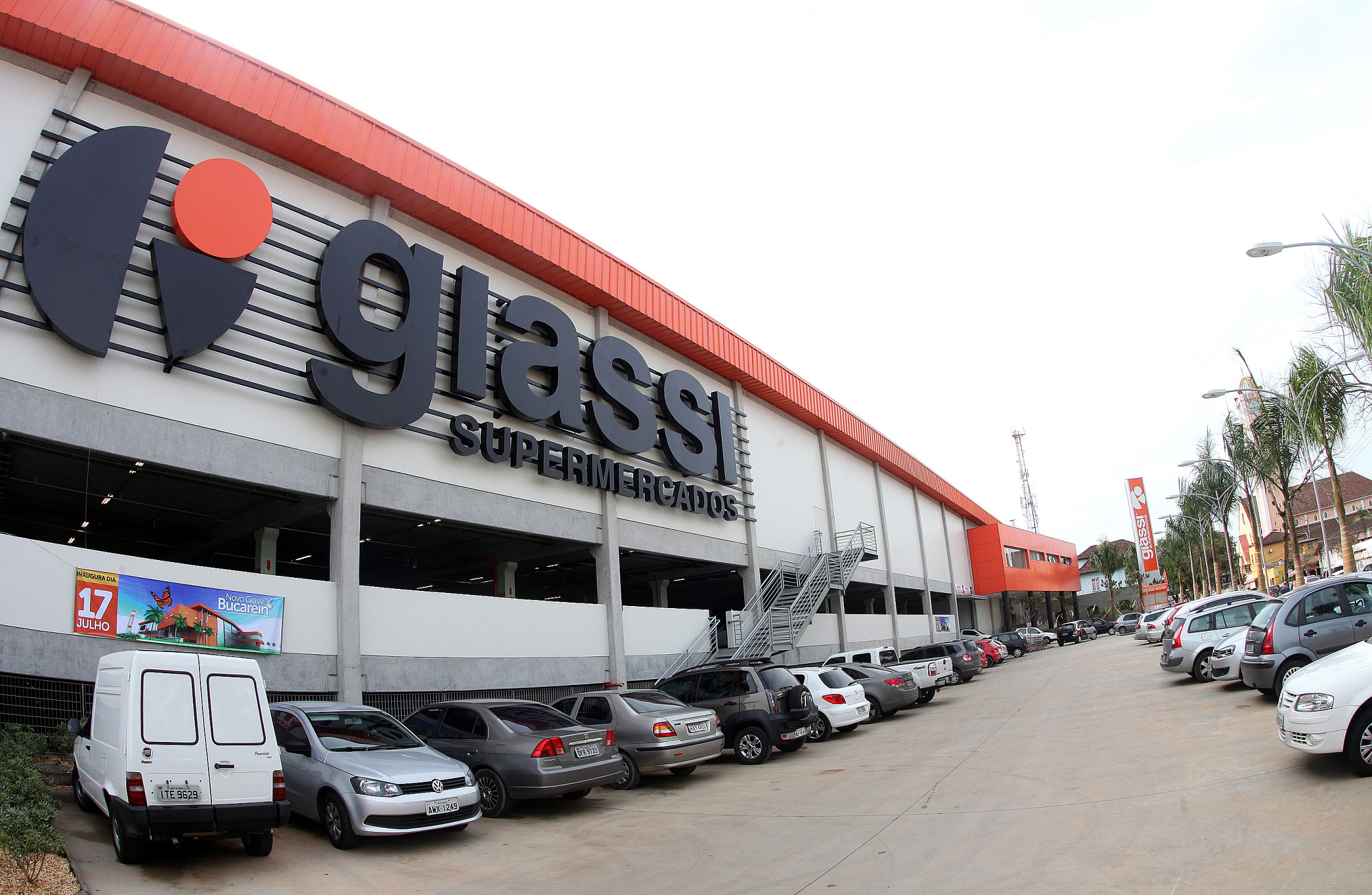 Giassi Joinville aberto no feriado de 09/03