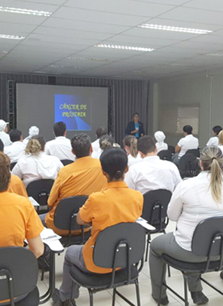 Palestras de saúde orientam colaboradores