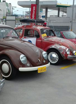 Barreiros recebe encontro de carros antigos