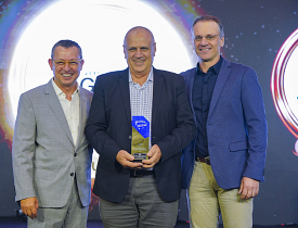 Giassi recebe cinco troféus no Prêmio Acats 2026