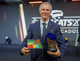 Giassi recebe cinco troféus no Prêmio Acats 2026