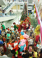 Personagens movimentam Natal do Giassi Santa Bárbara